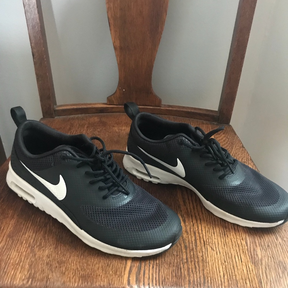 NIKE Air Max Thea